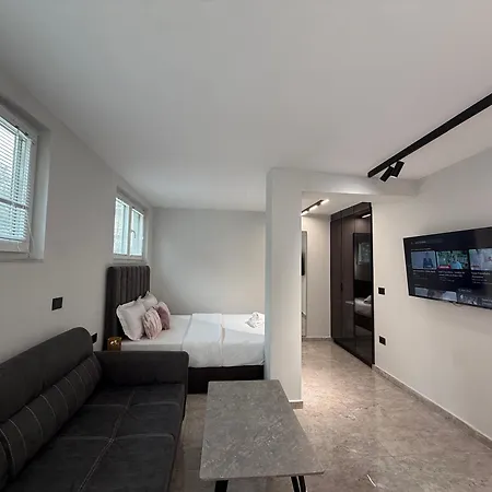 Alana's 公寓 地拉那